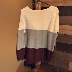 Comfy tri-colored sweater